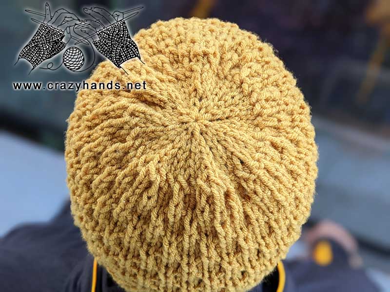 quick and cozy knit hat for men - crown's view