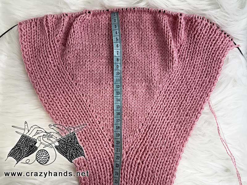 knitting the widest part of the hood