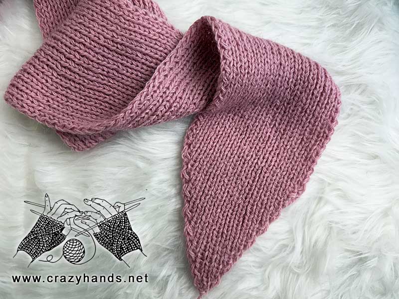 knitting the ties of hat-hood
