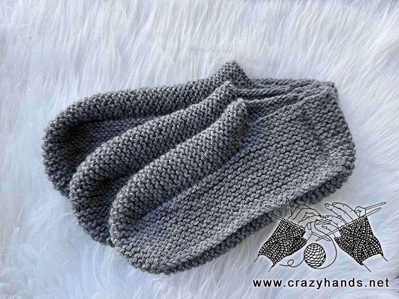flat knit low-cut slippers made in 3 different sizes - US7, US10, US11