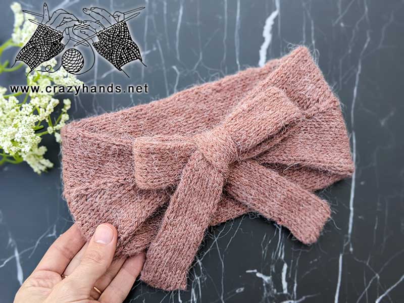 knit headband with ties - back side view