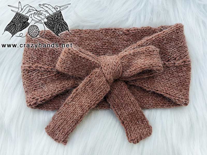 knit headband with ties pattern