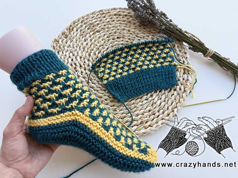 flat knit colorworks socks - inner side view